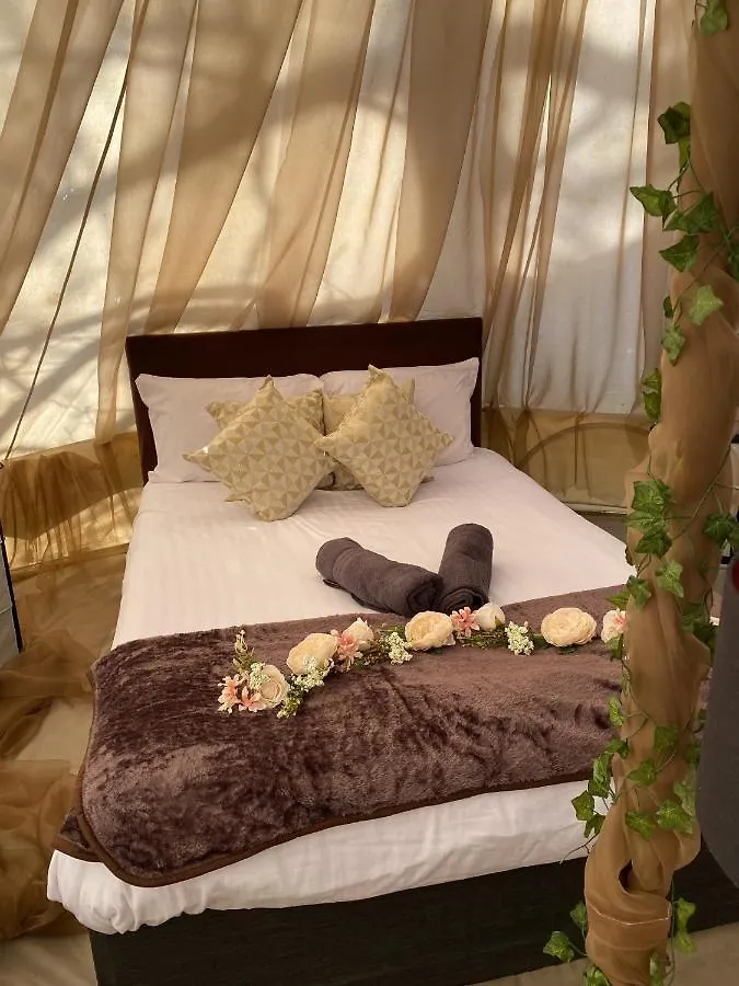 Luxury tent Glamping By Stansted Airport Hotel Hallingbury